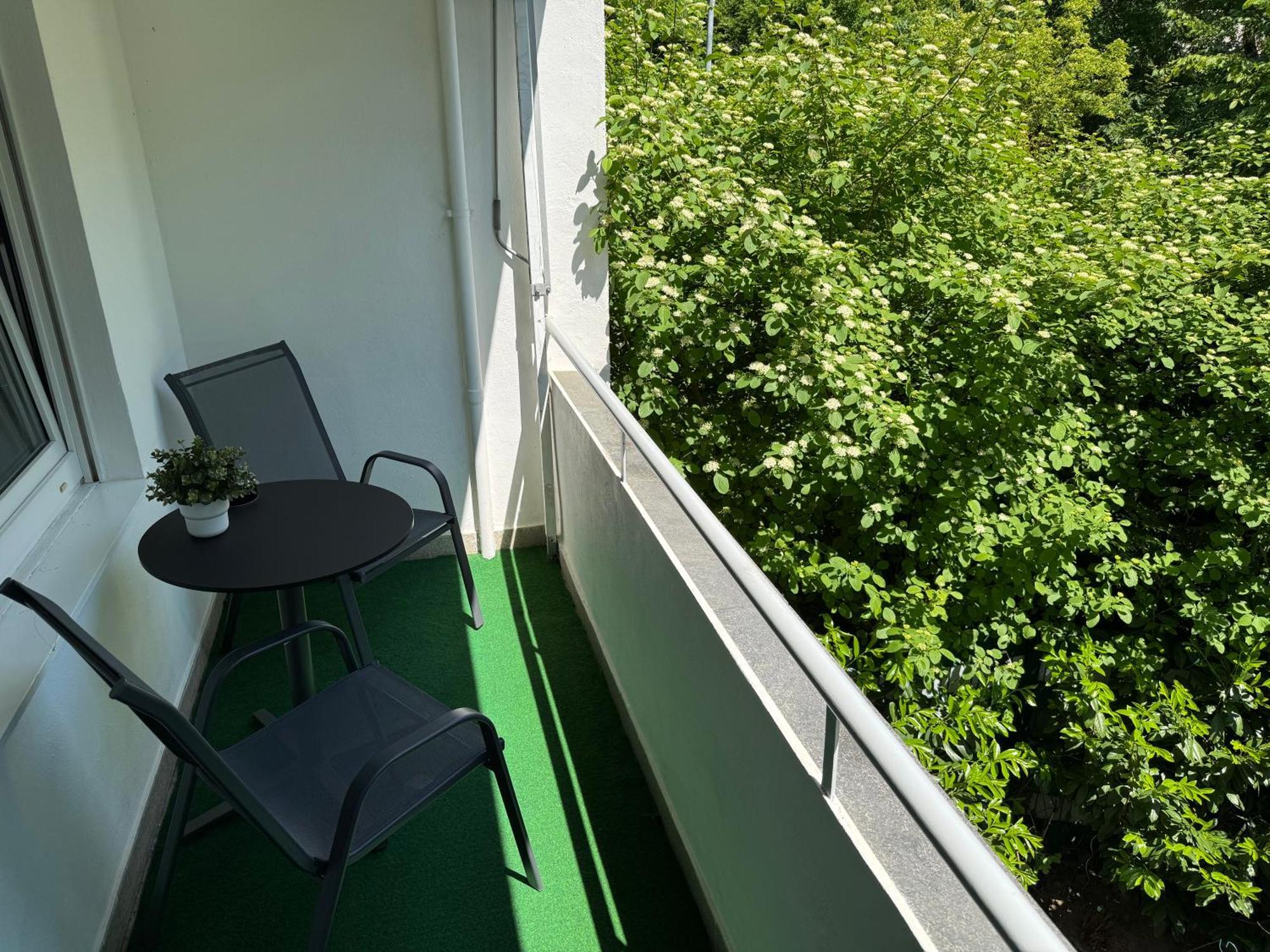 Family Apartment Karlsruhe Buitenkant foto